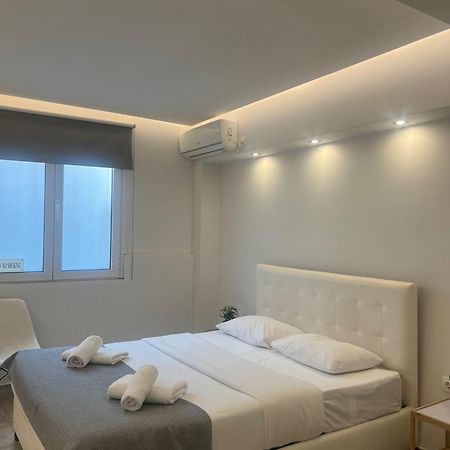 Purple- Lux Studio 2' From Metro Petralona 아테네 외부 사진